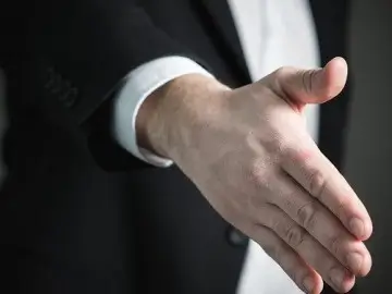 Oproepkracht een contract voor vaste uren aanbieden