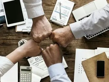 Een zzp-er inhuren? Risico’s en aandachtspunten: Hoe zit het ook al weer?
